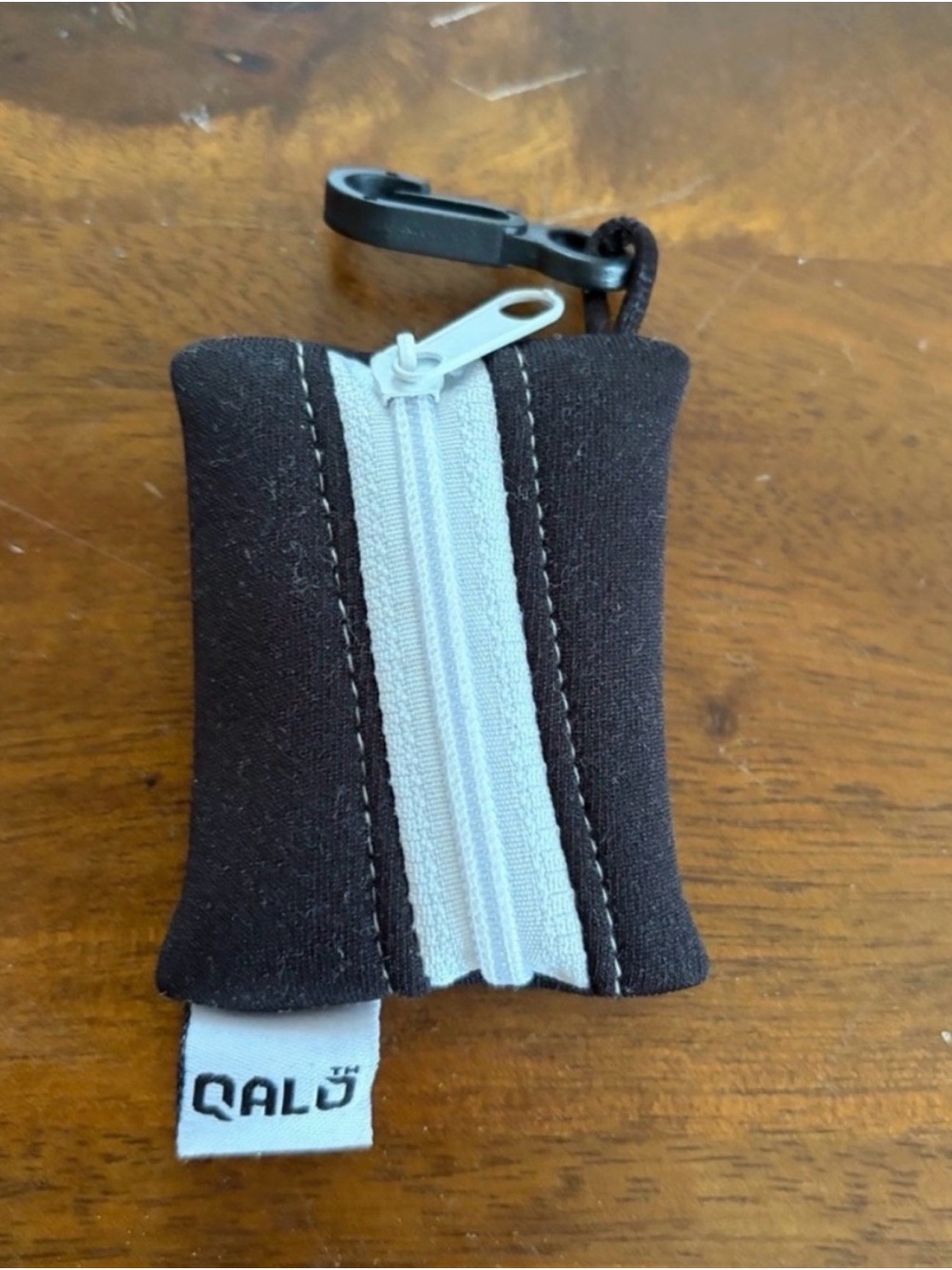 Qalo Black Zipper Key Pouch with White Accent